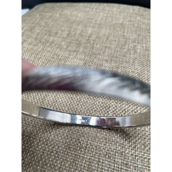 Vintage Monet Silvertone Diamond Cut Bangle Bracelet - Picture 6 of 9